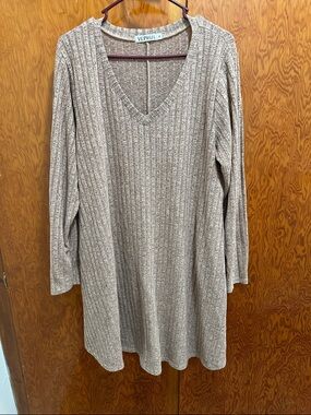 Vepkul Ribbed V-Neck Long Sleeve Dress in Taupe